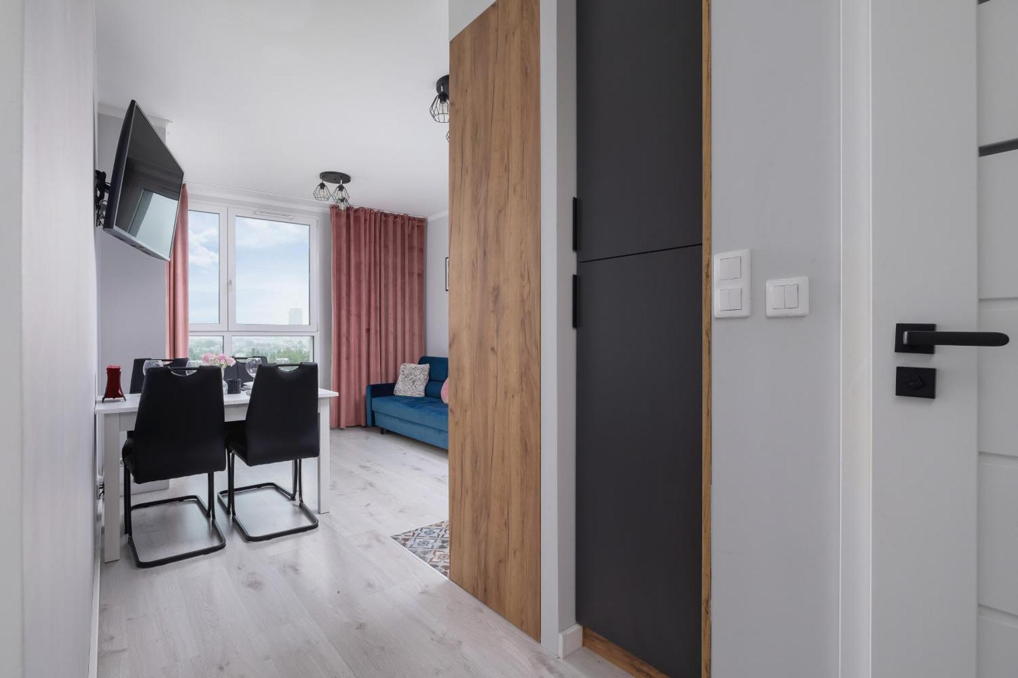 Przestronny Apartament Z Balkonem By Noclegi Renters คราคูฟ ภายนอก รูปภาพ